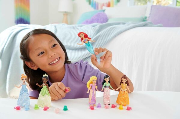 Mattel Disney Princess Toys, Small Doll Party Set with 6 Posable Princess Dolls in Sparkling Clothing & 13 Tea Time Accessories - Image 2